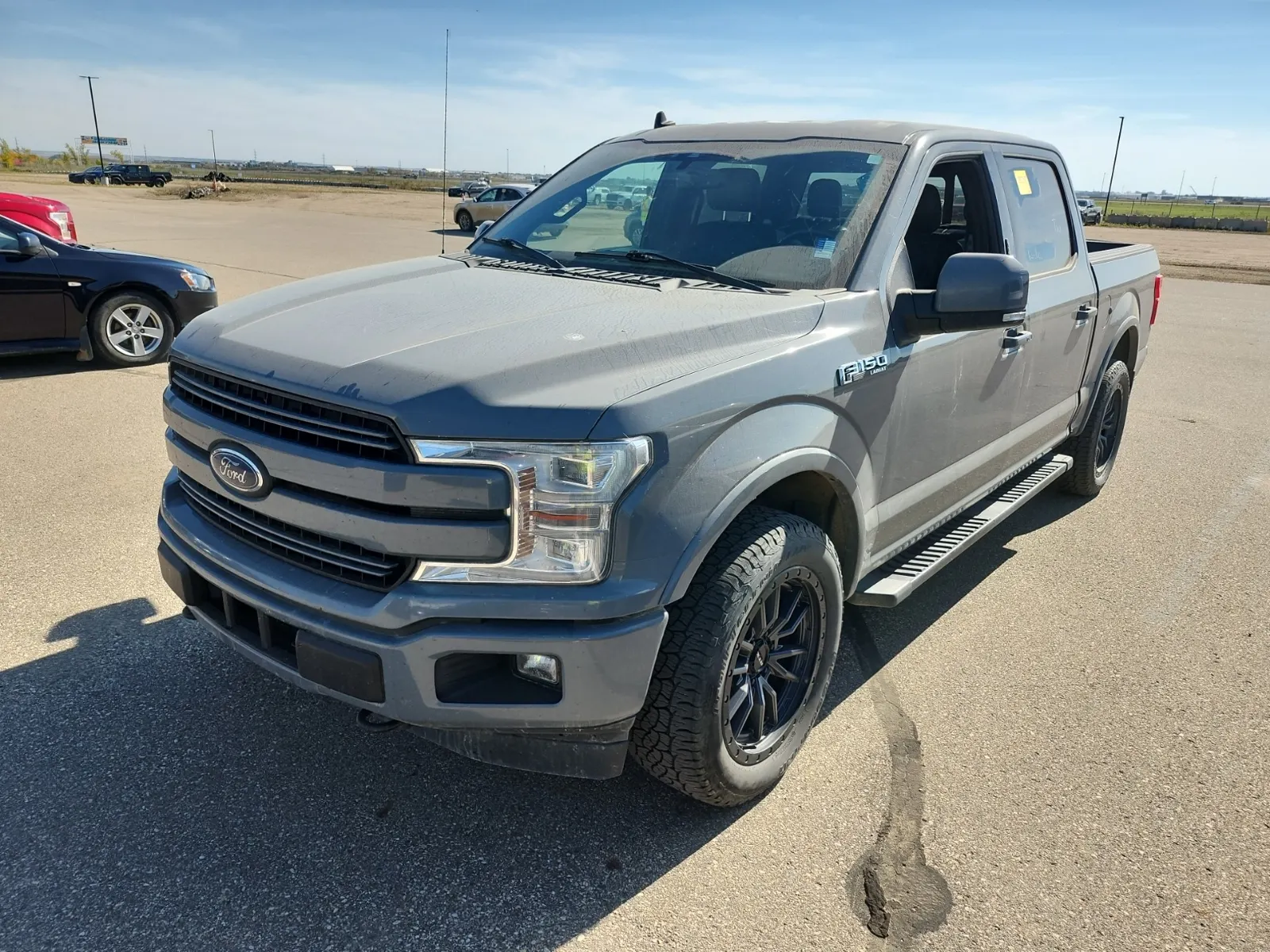 Front driver 3/4 photo