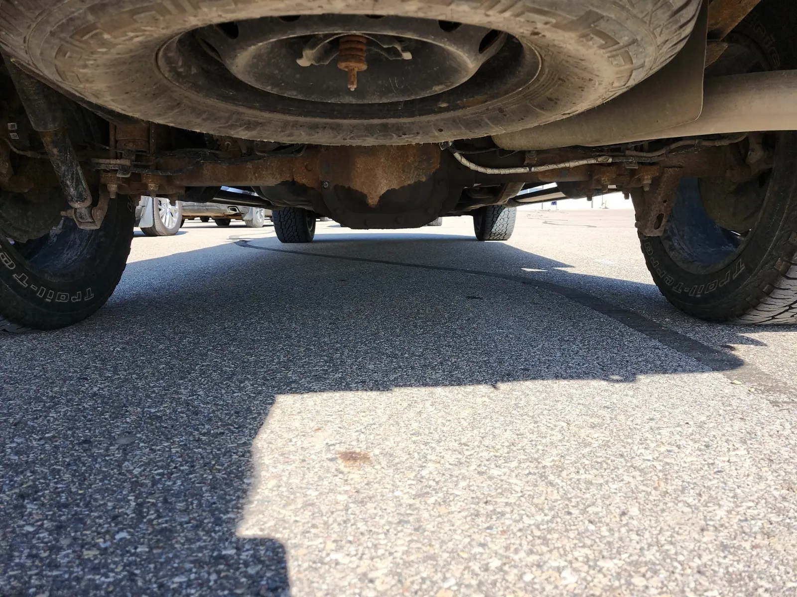 Undercarriage - Rear Photo