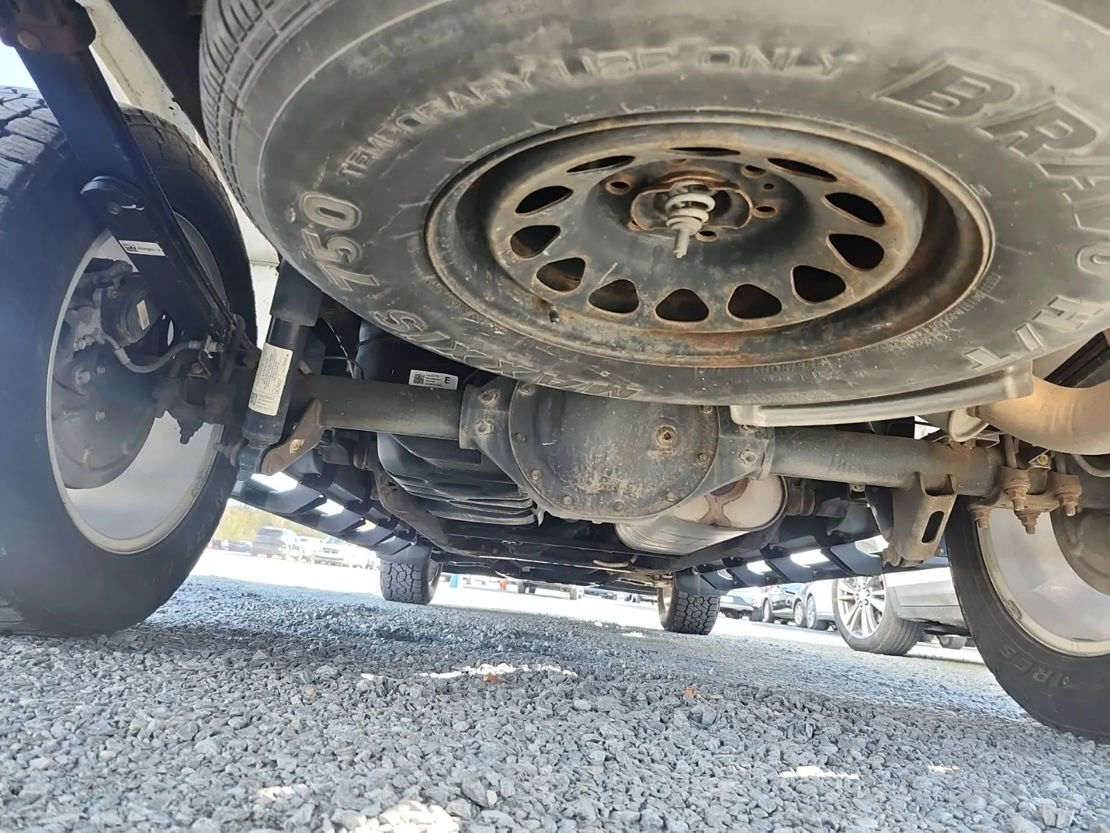 Undercarriage - Rear Photo