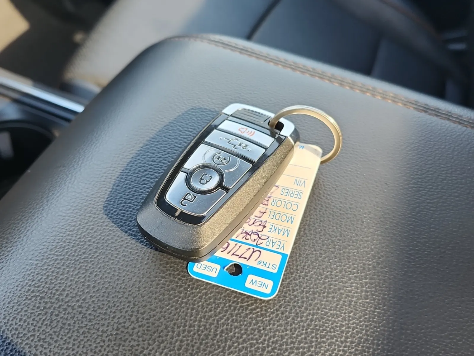 Keys/Fobs/Manual Photo