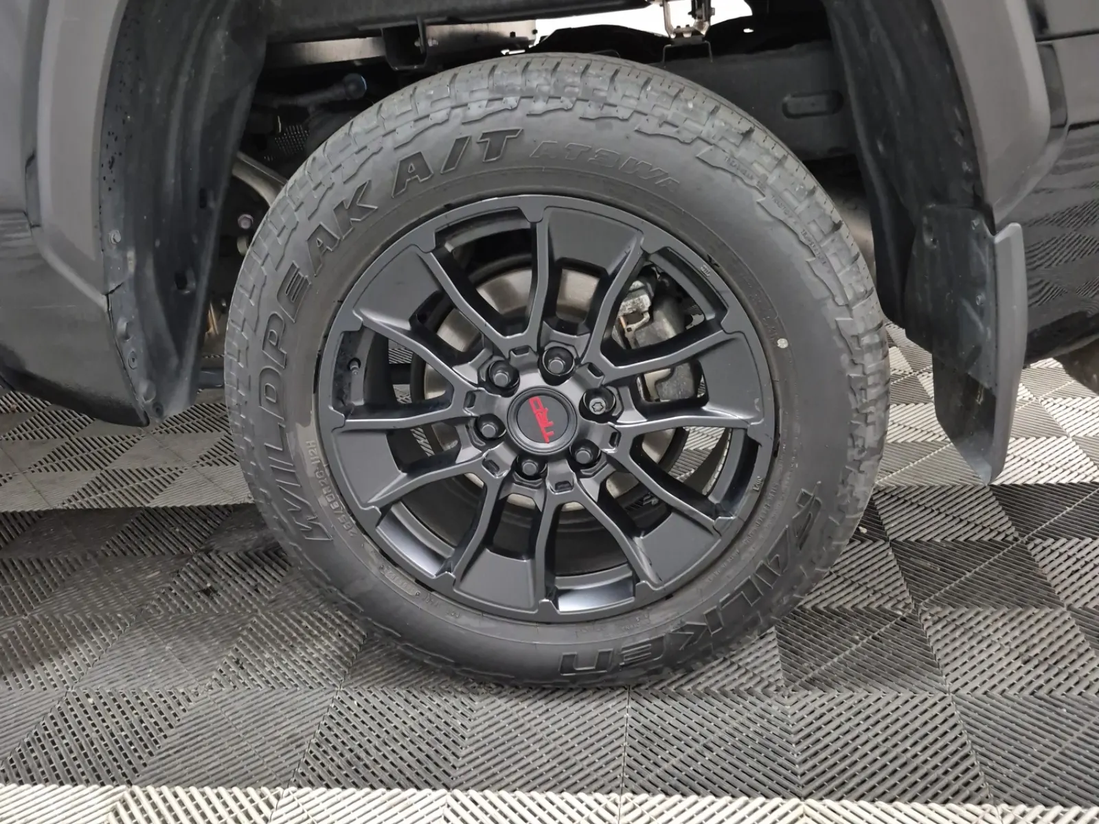 Left Rear Wheel/Tire Photo