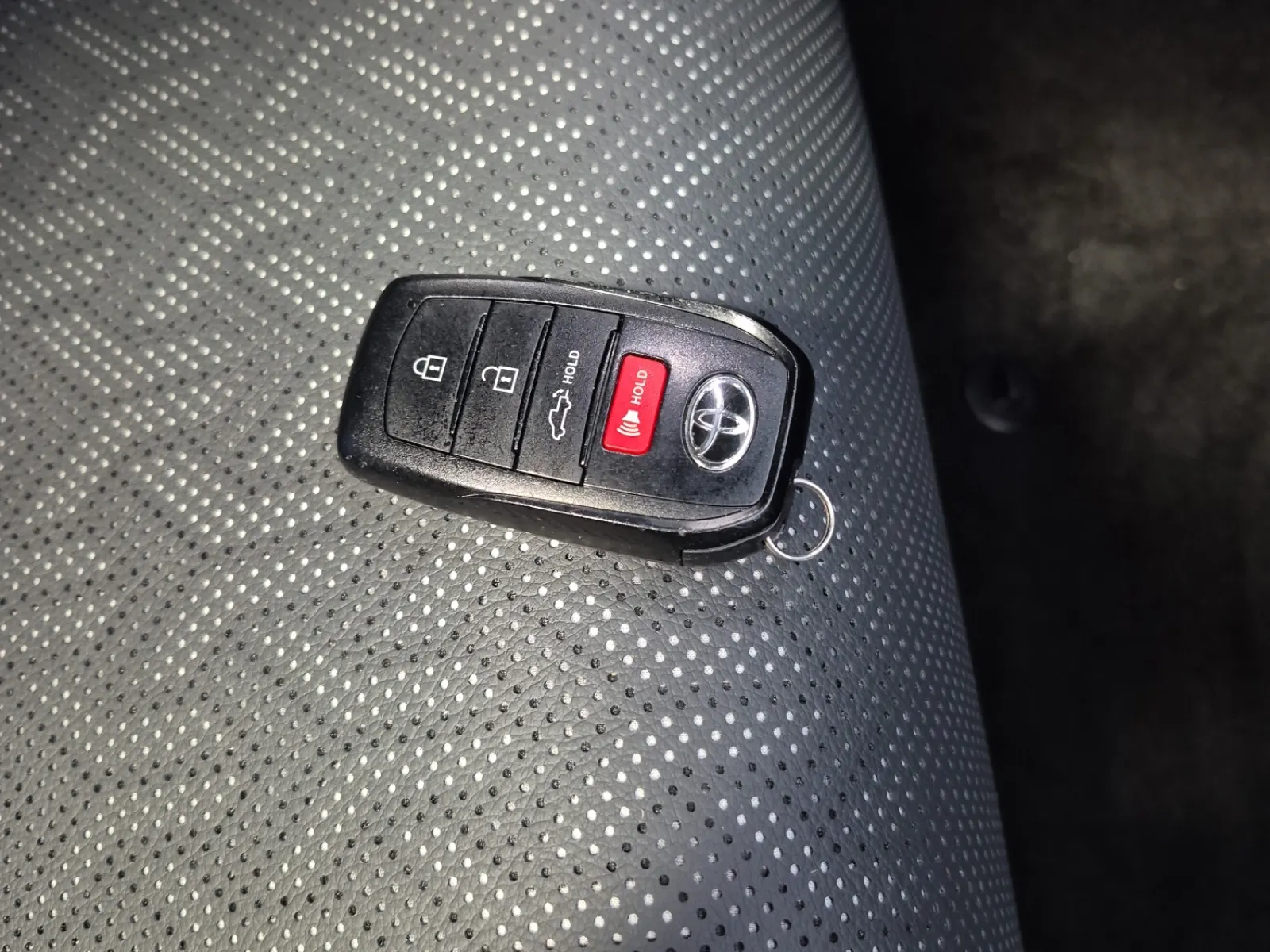 Keys/Fobs/Manual Photo