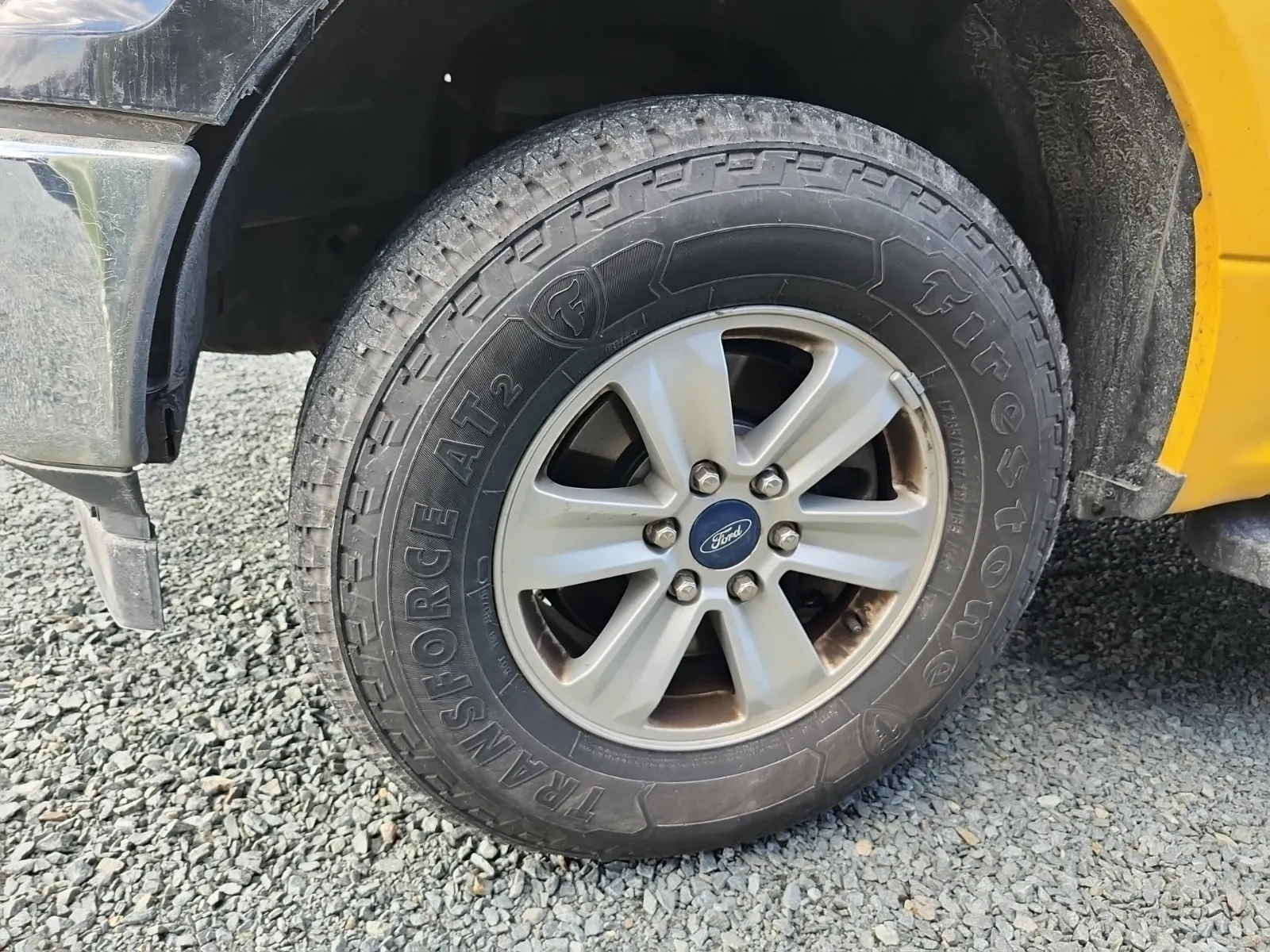 Front driver wheel/tire photo