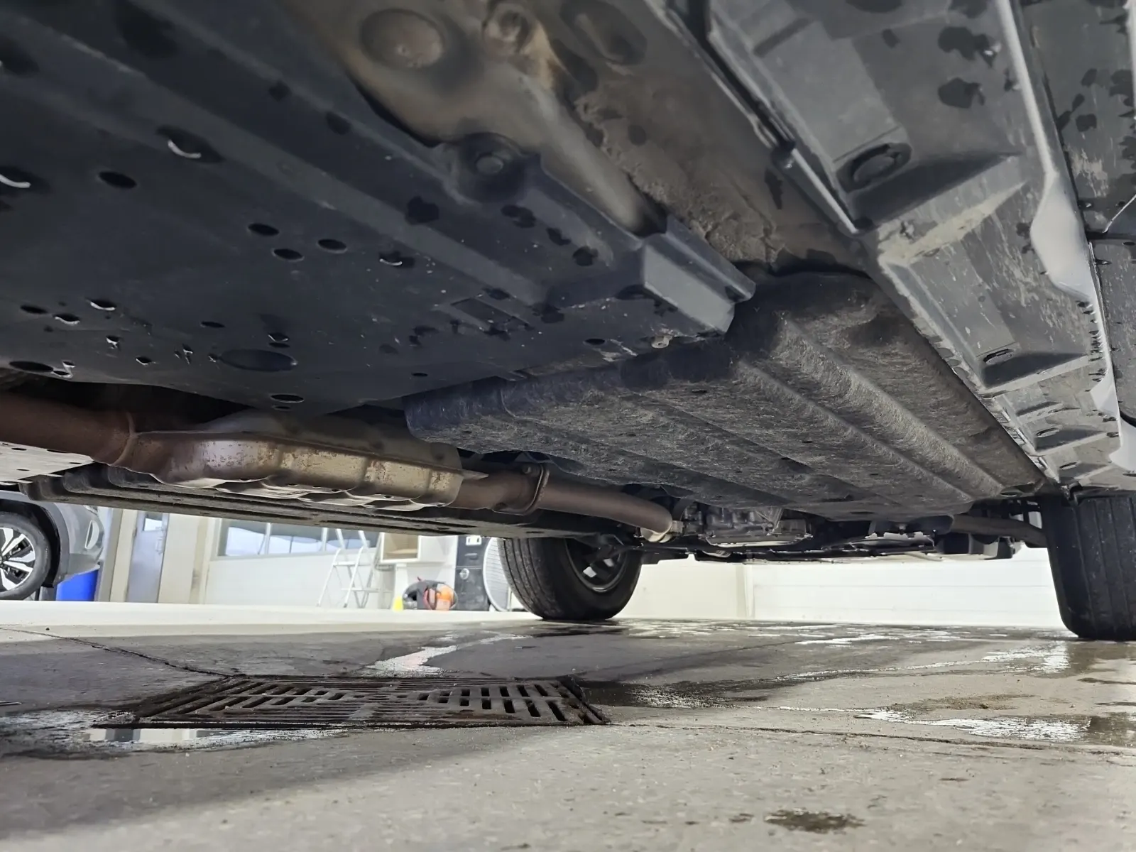 Undercarriage - Passenger Photo