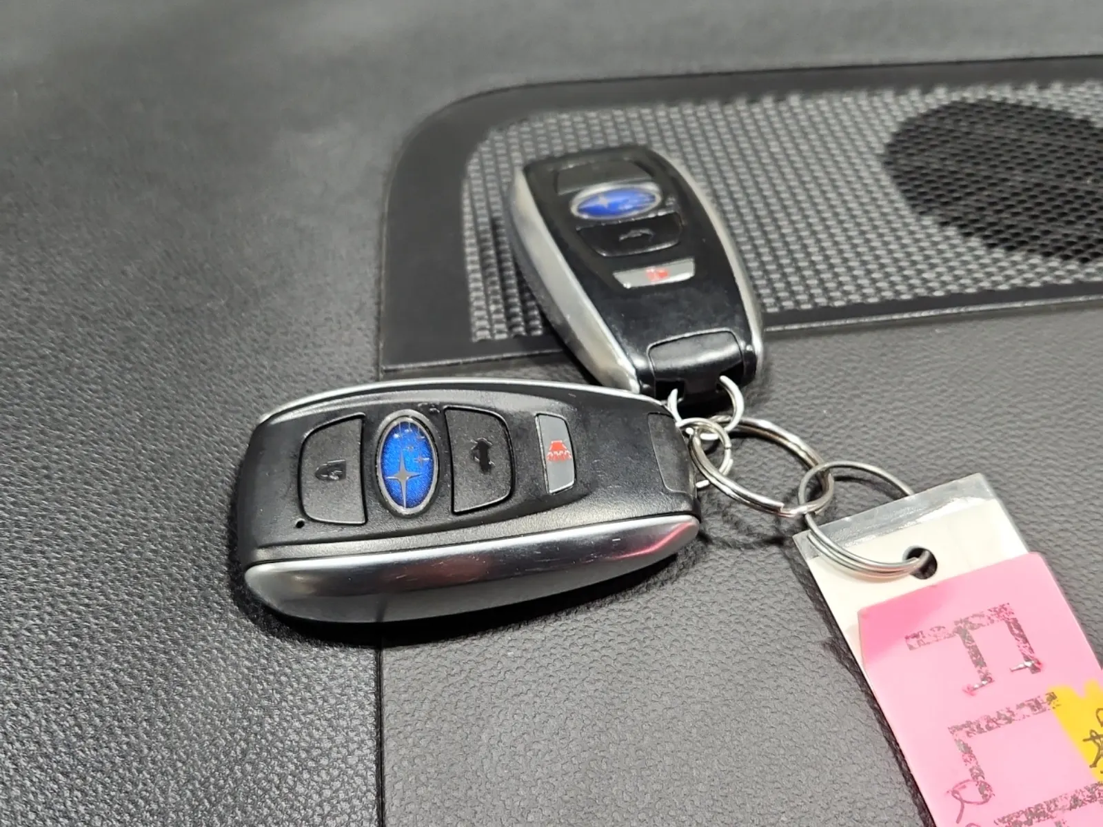 Keys/Fobs/Manual Photo