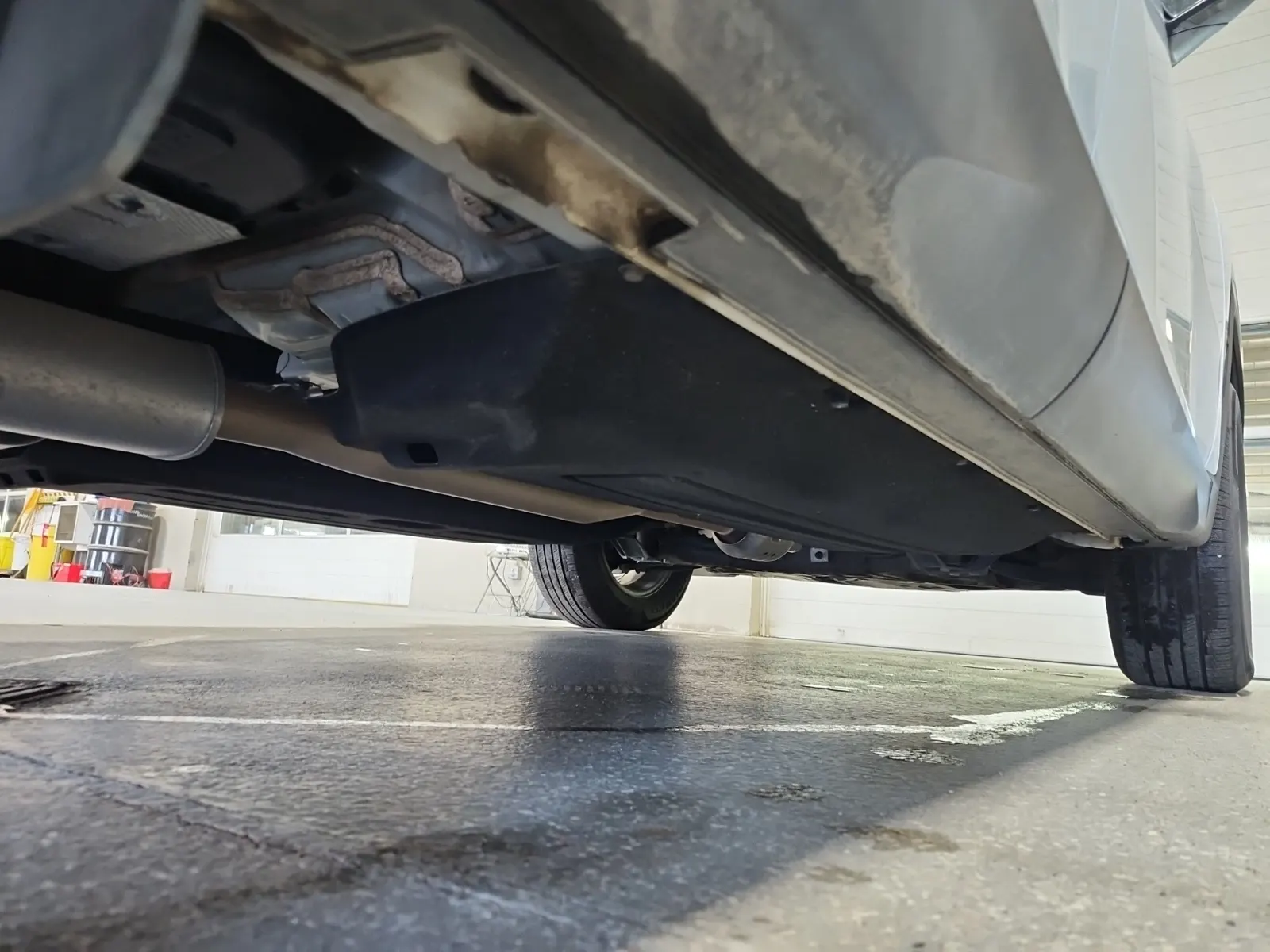 Undercarriage - Passenger Photo
