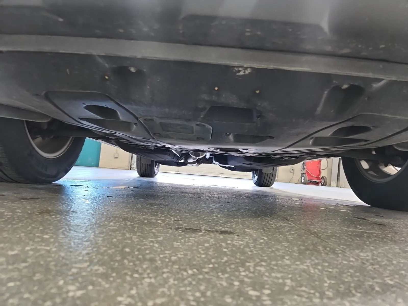 Undercarriage - Front Photo