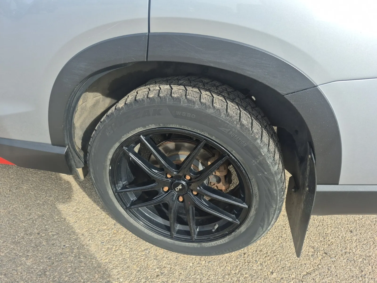 Left Rear Wheel/Tire Photo