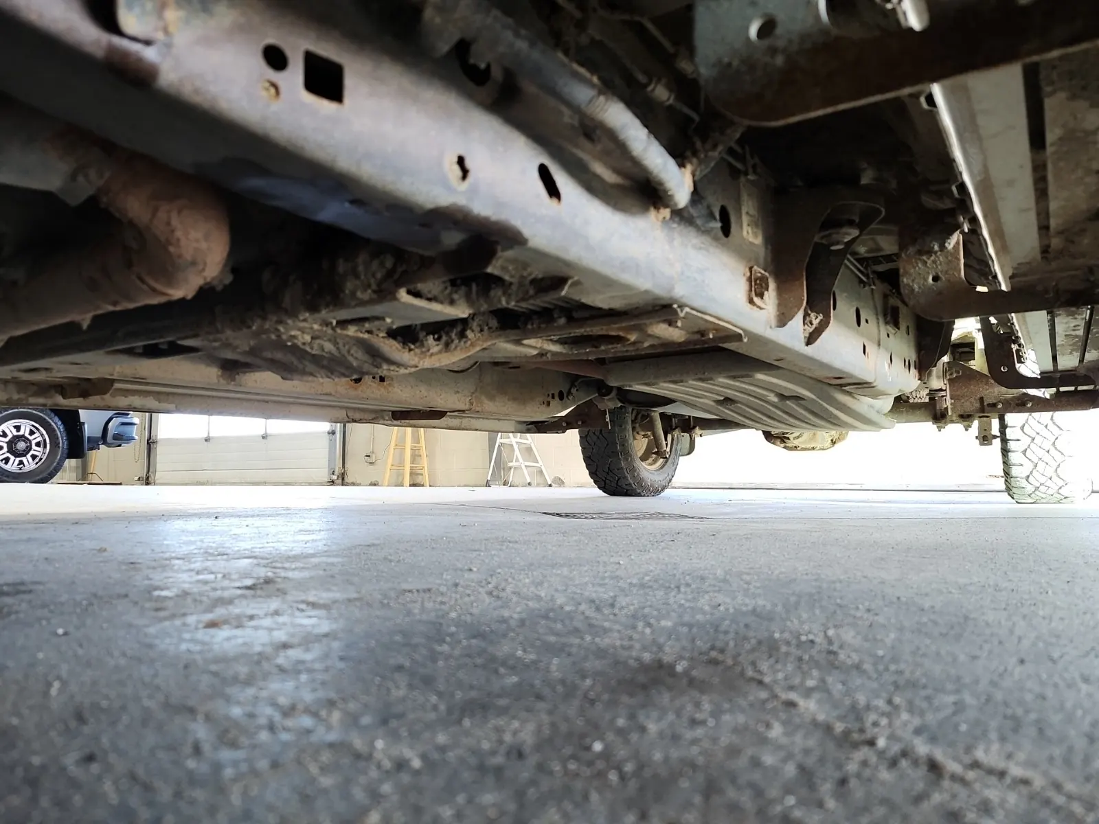 Undercarriage - Driver Photo