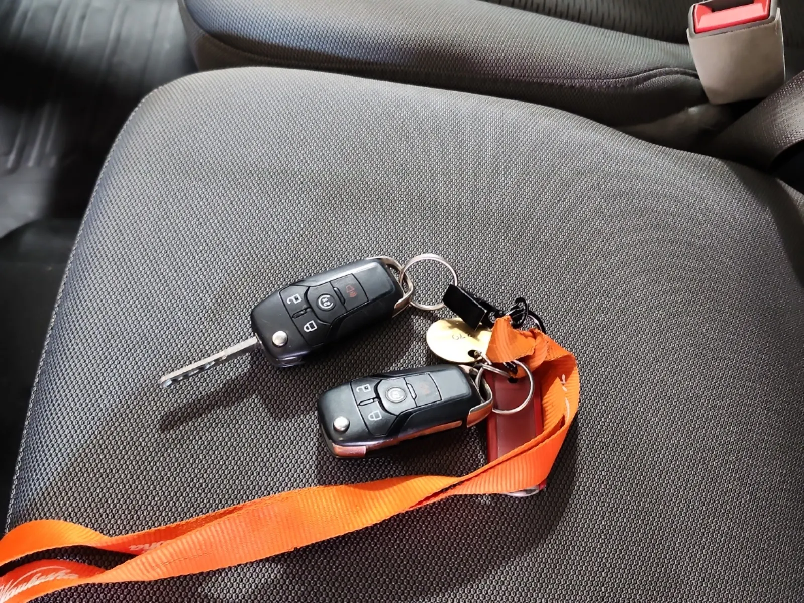 Keys/Fobs/Manual Photo