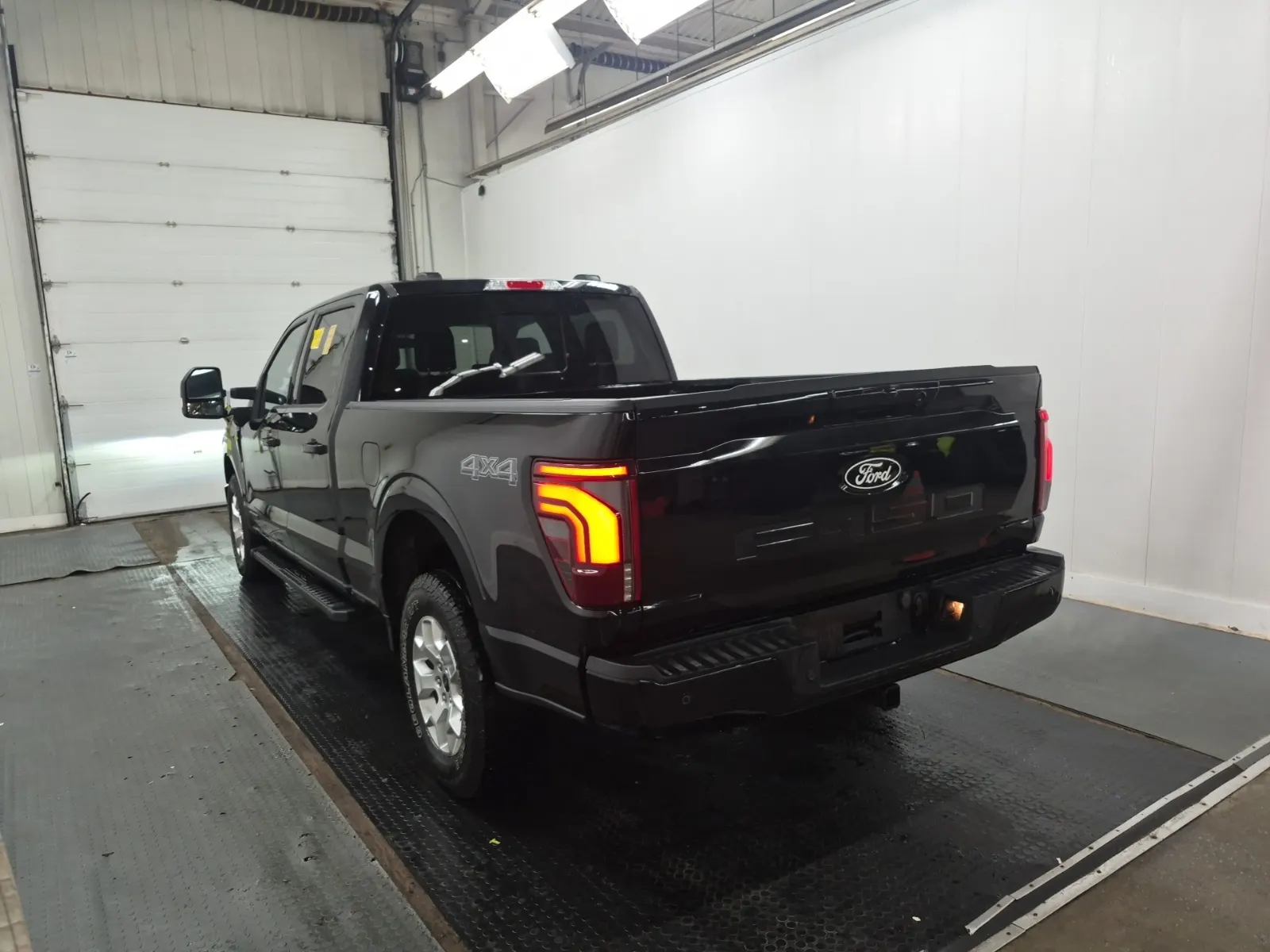 Driver Rear 3/4 Photo