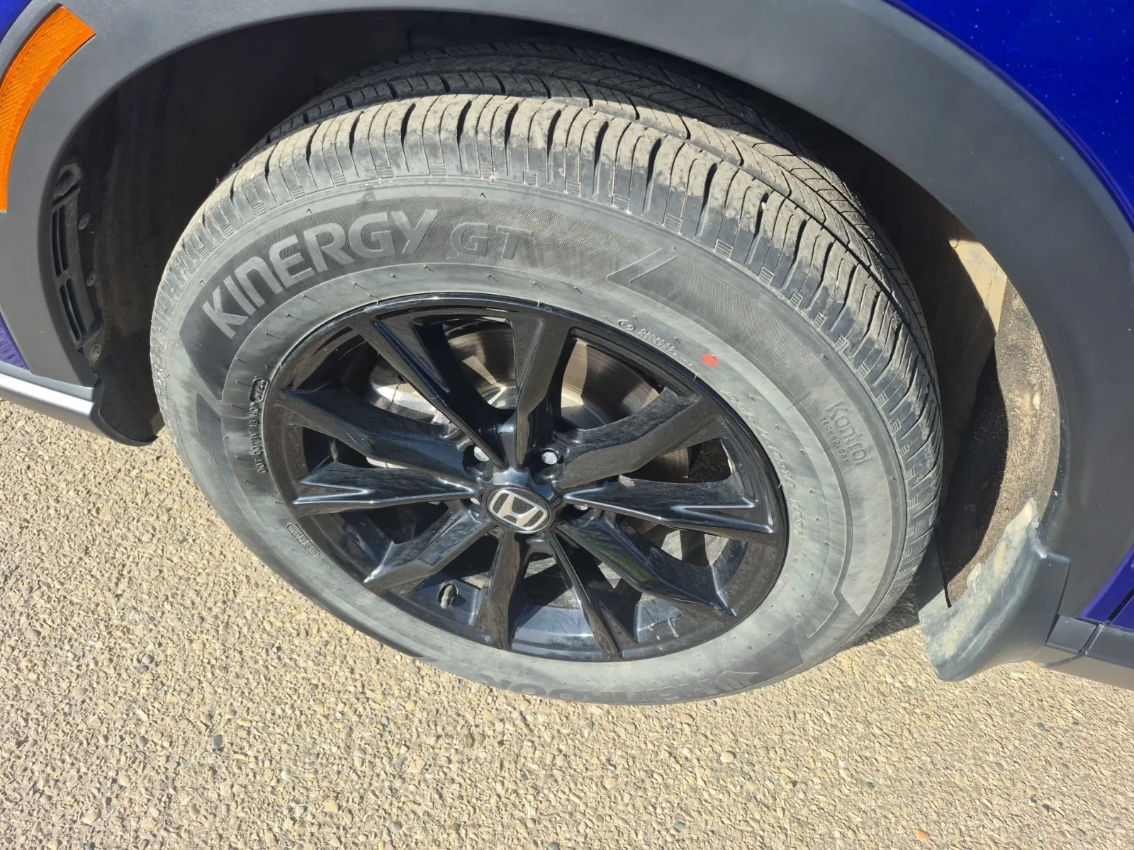 Front driver wheel/tire photo