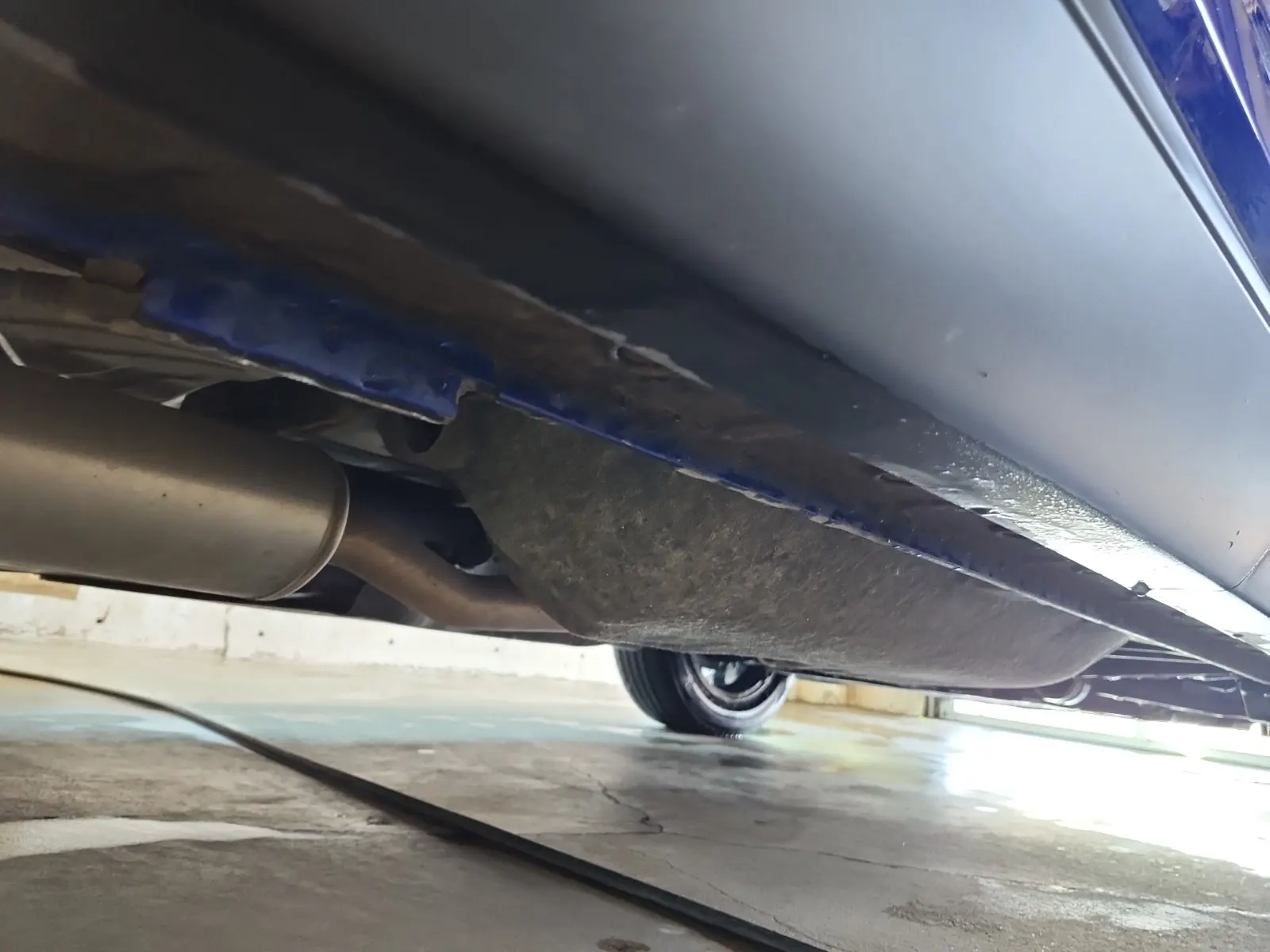 Undercarriage - Passenger Photo