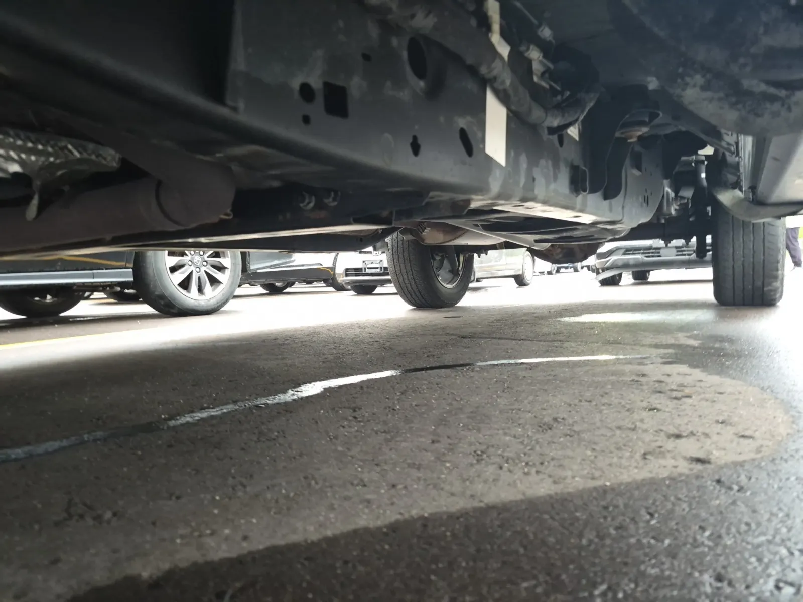 Undercarriage - Driver Photo