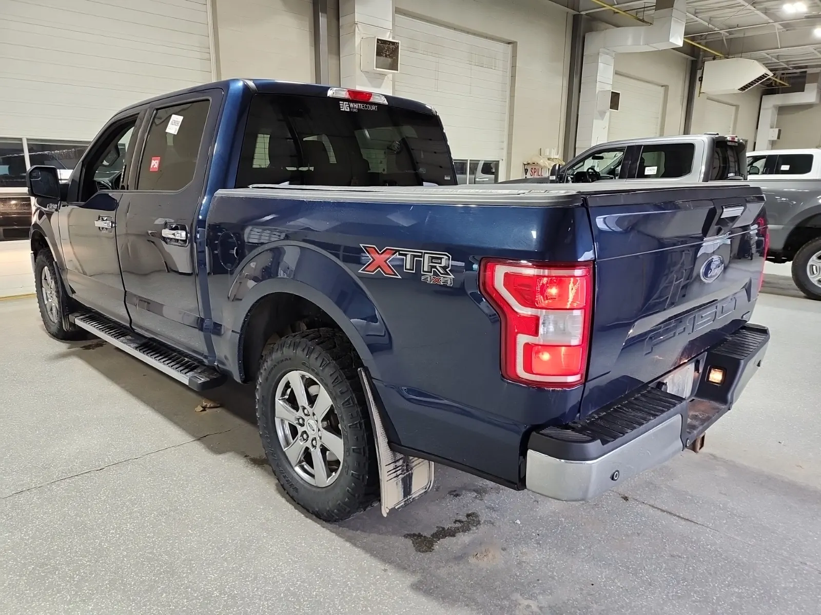 Driver Rear 3/4 Photo