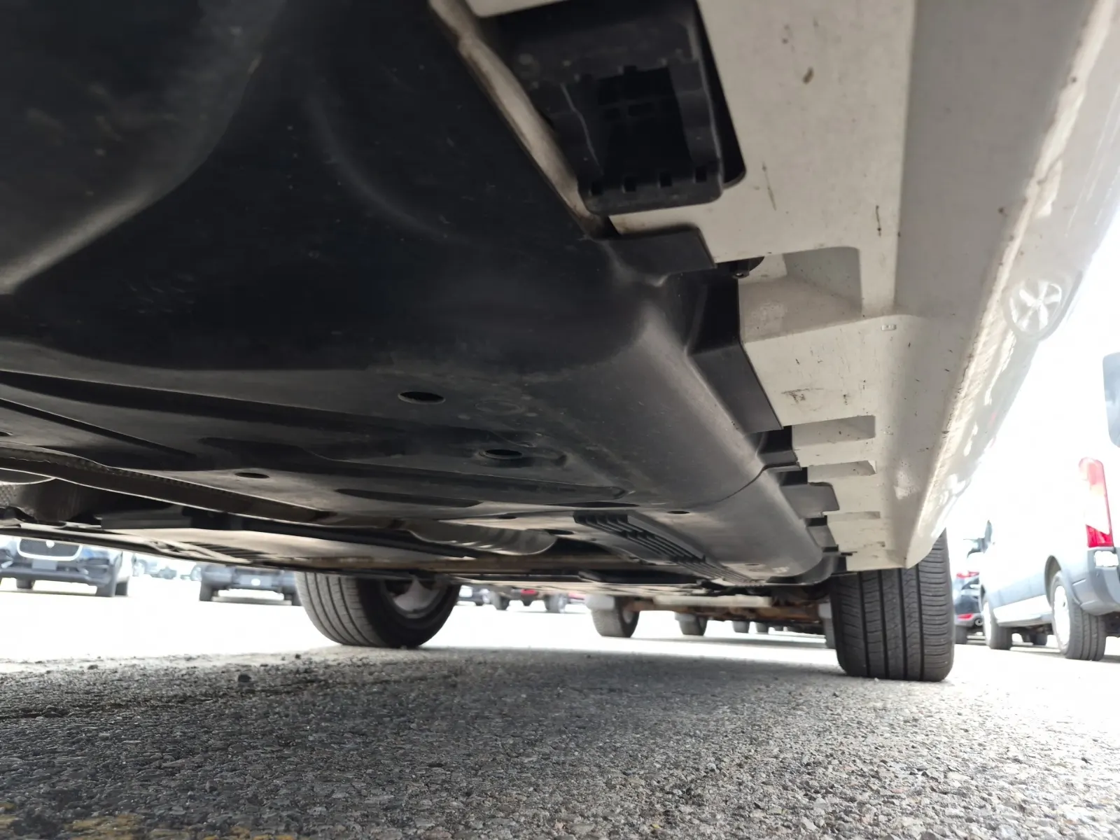 Undercarriage - Passenger Photo