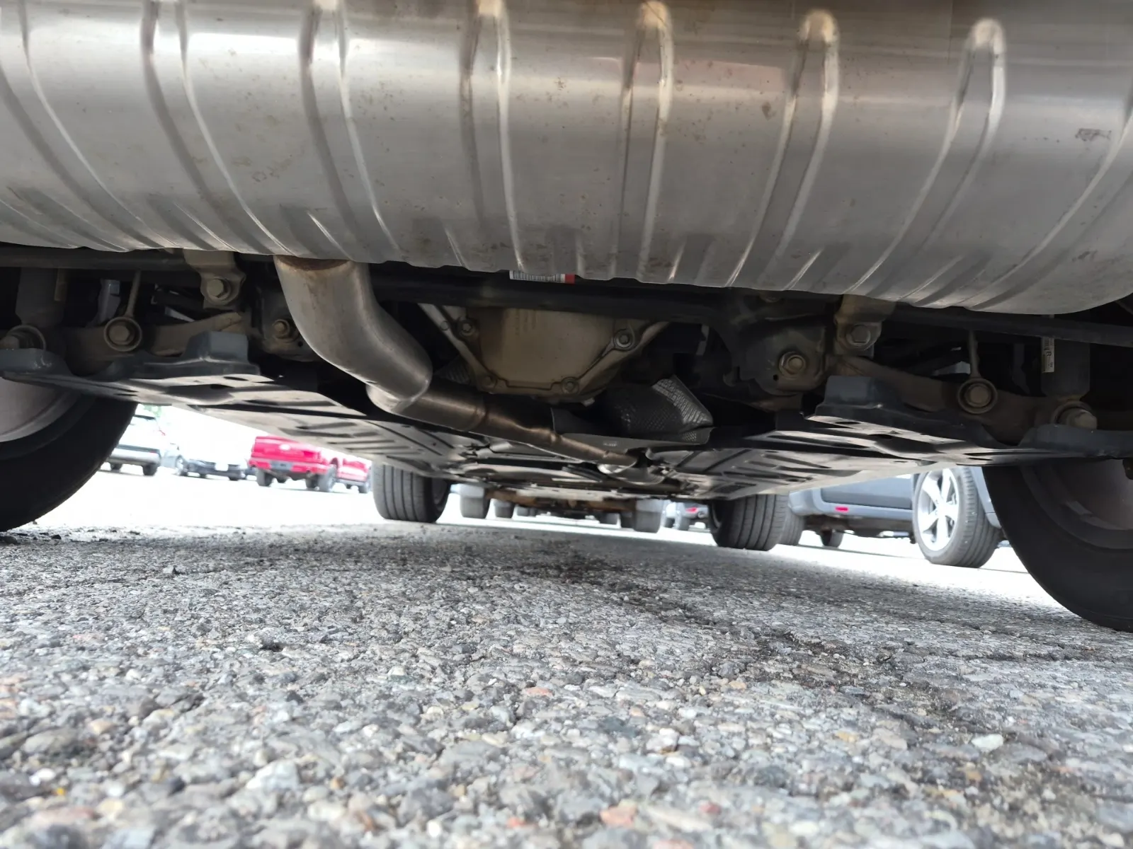 Undercarriage - Rear Photo