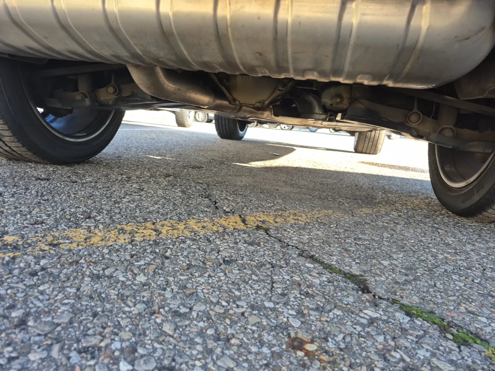 Undercarriage - Rear Photo
