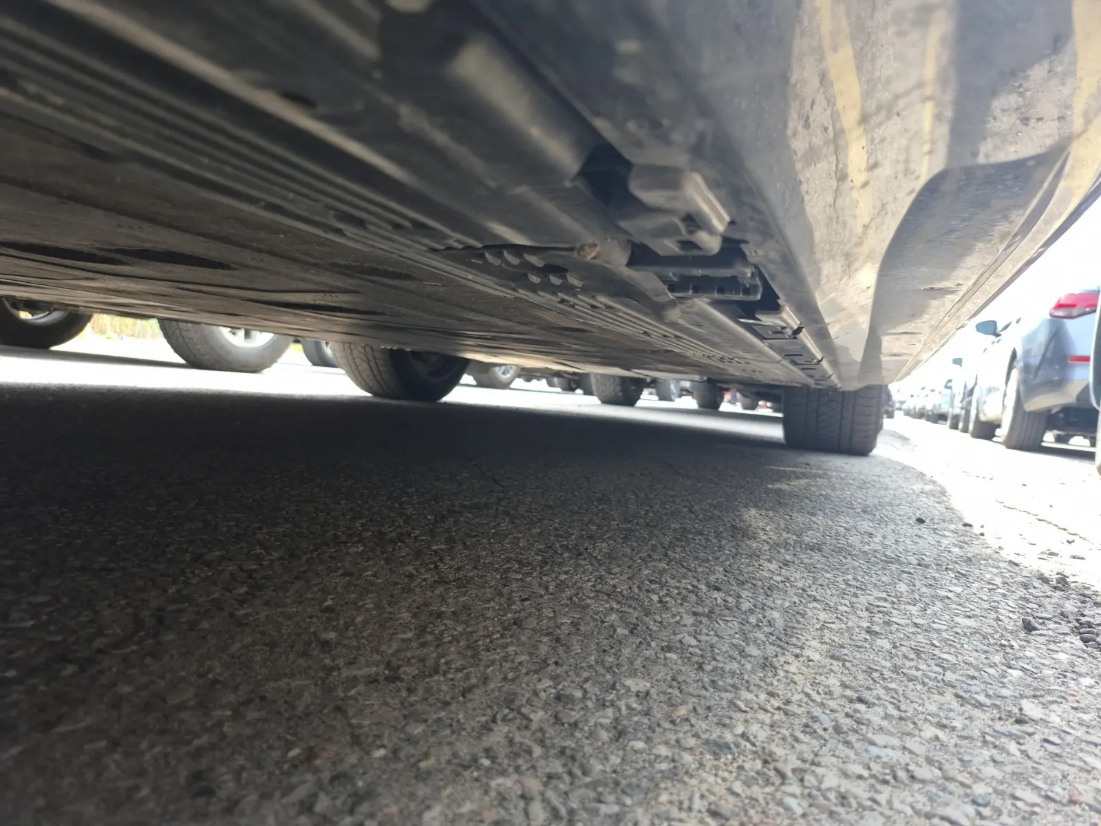Undercarriage - Passenger Photo