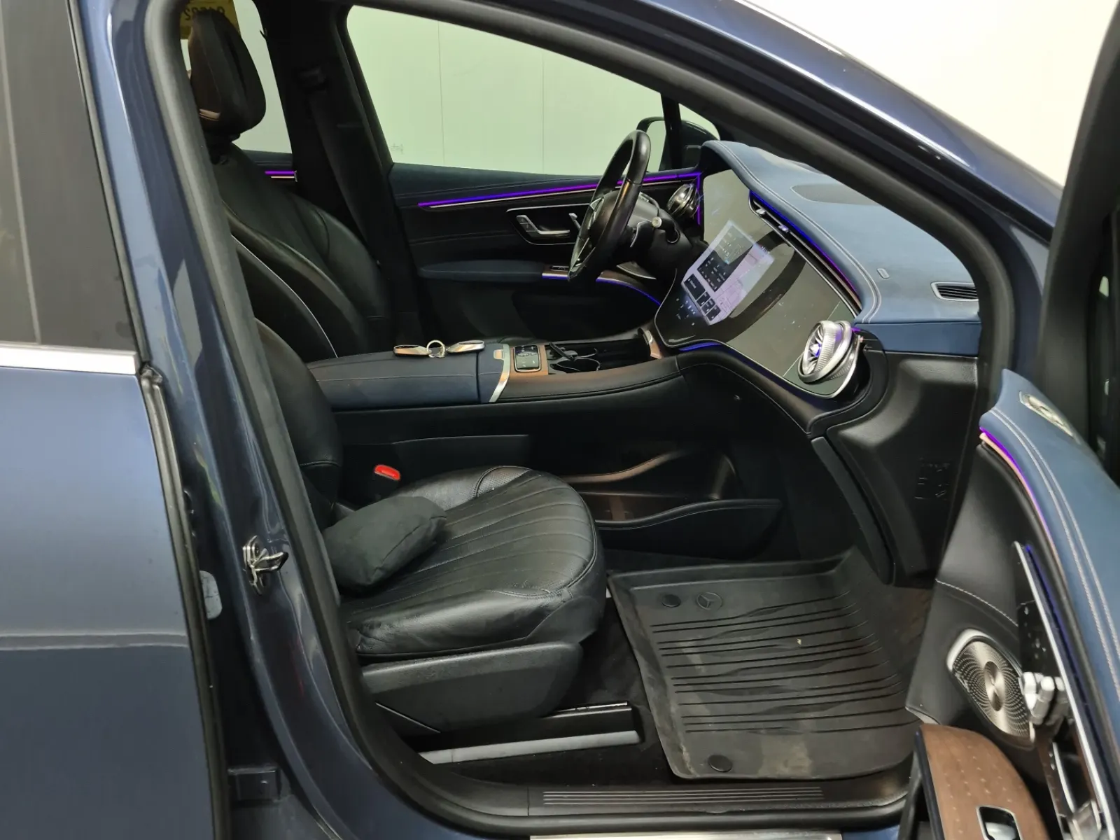 Right Side Interior Photo
