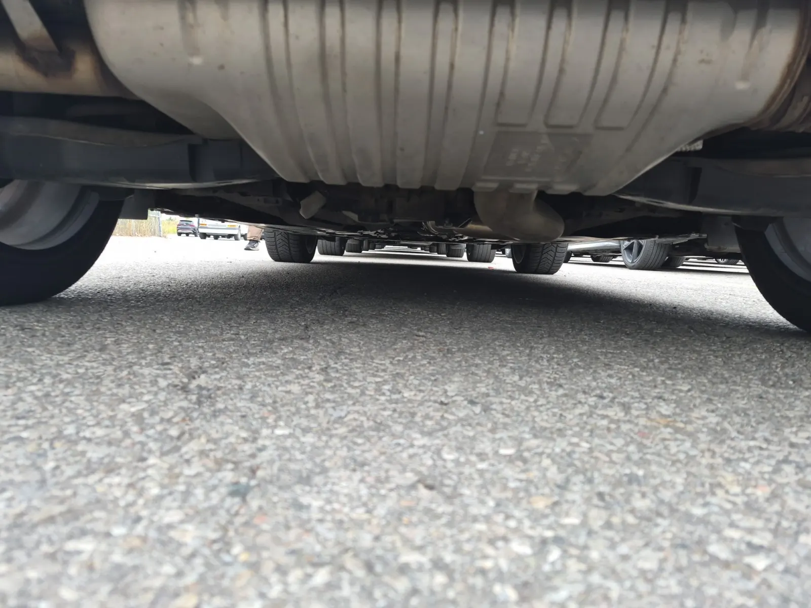 Undercarriage - Rear Photo