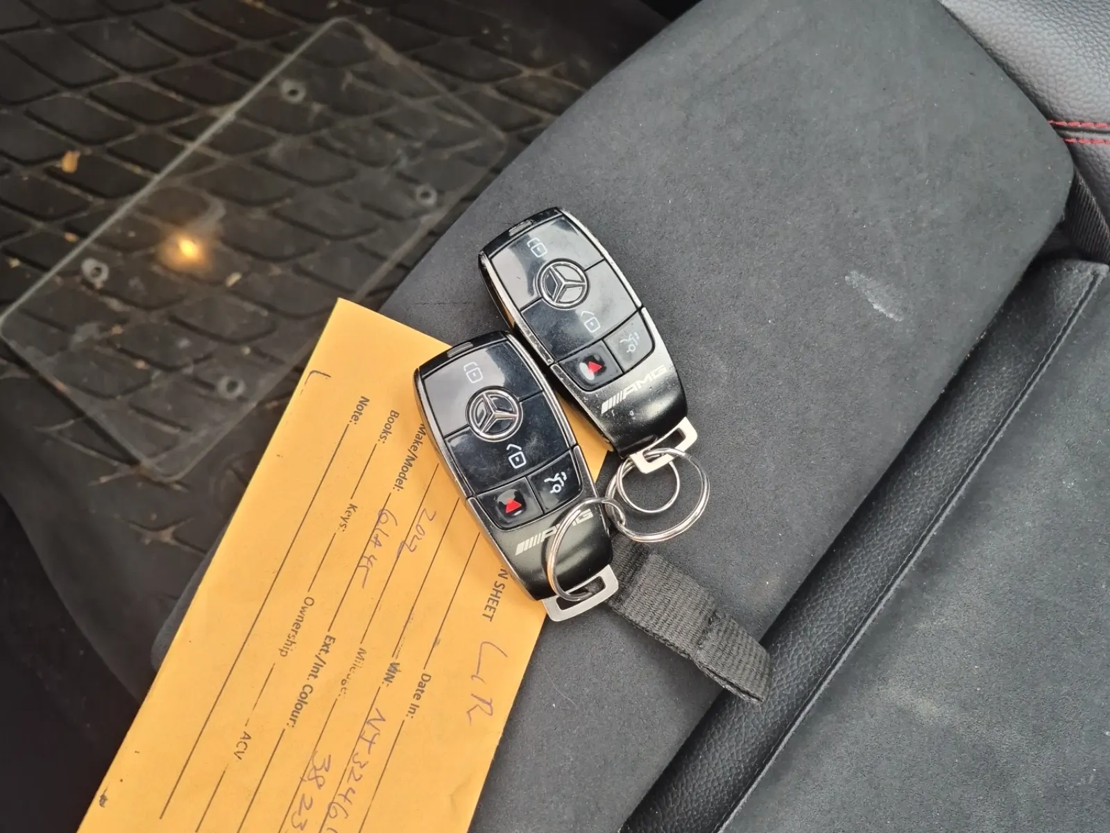 Keys/Fobs/Manual Photo