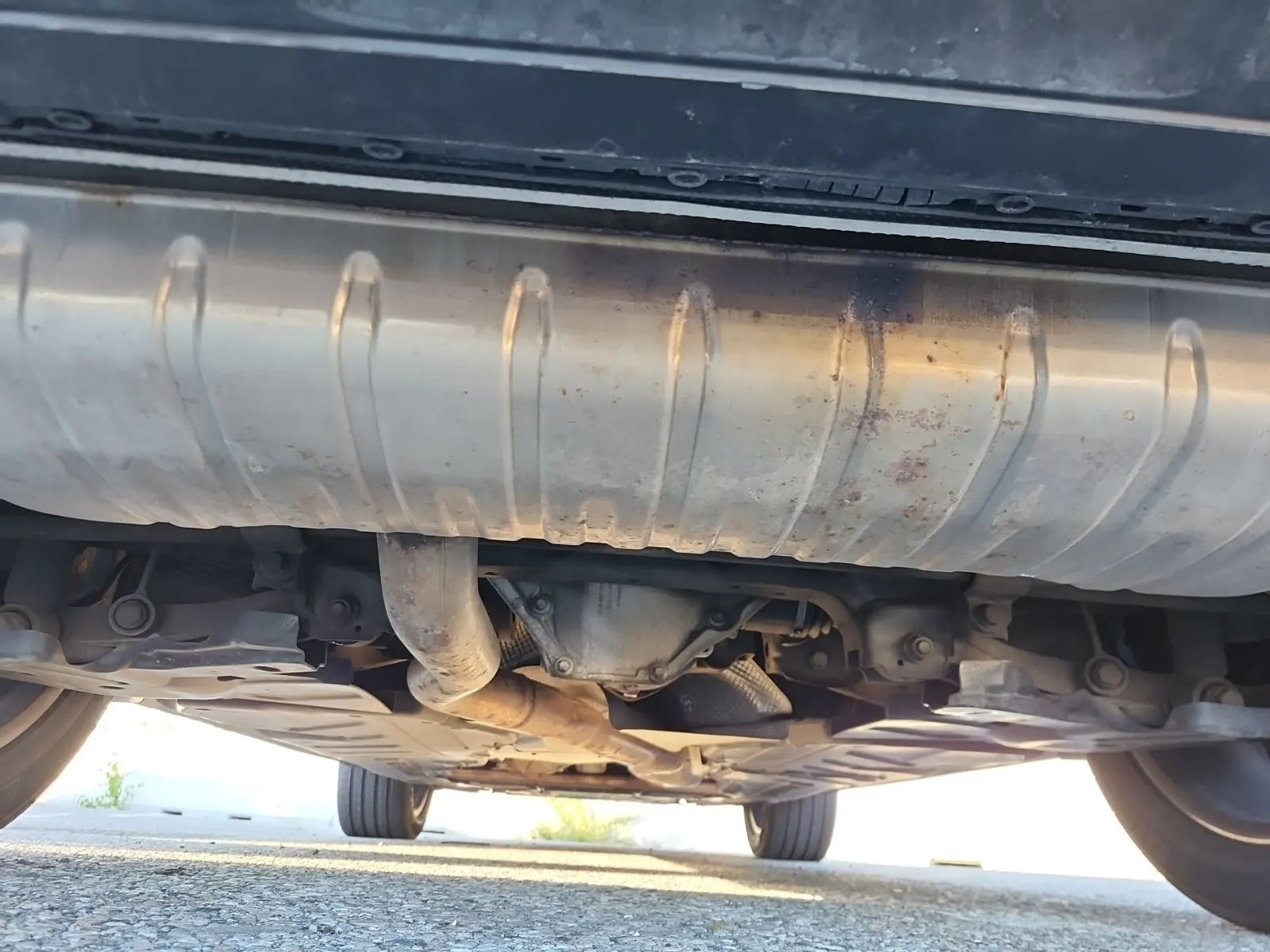 Undercarriage - Rear Photo