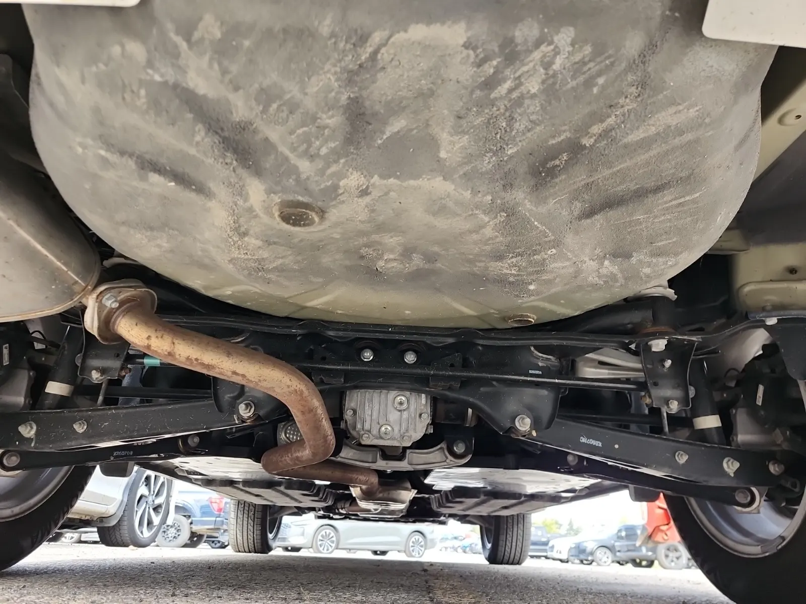 Undercarriage - Rear Photo