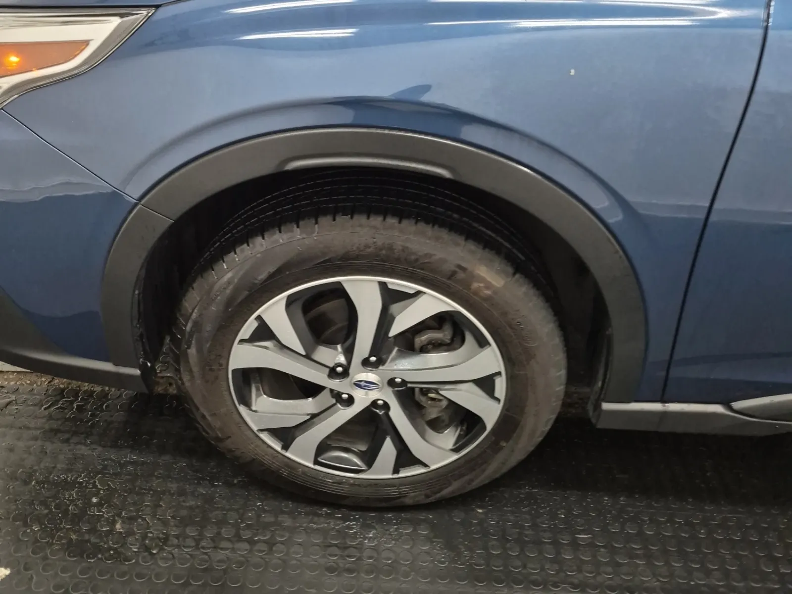 Front driver wheel/tire photo