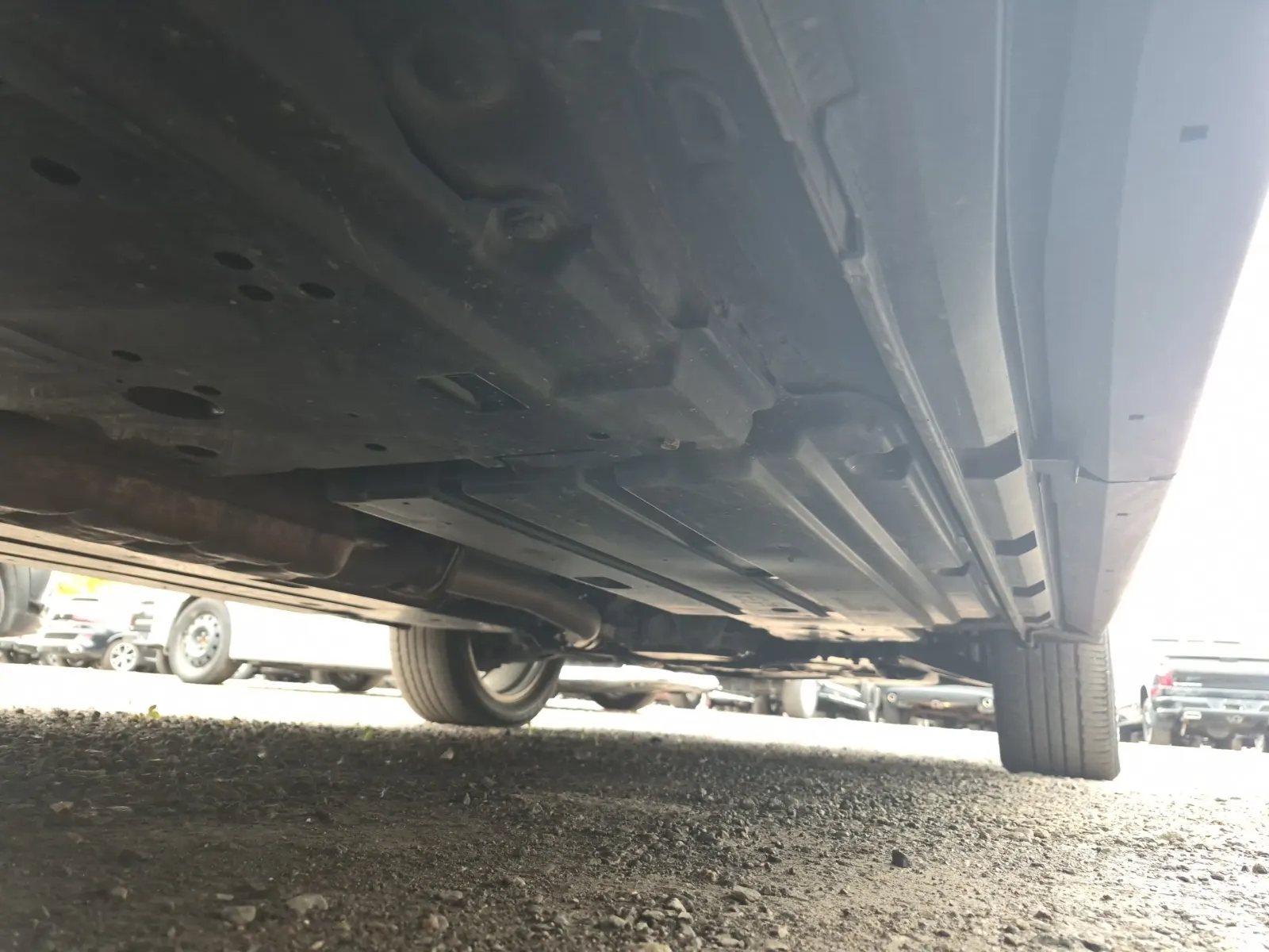 Undercarriage - Passenger Photo