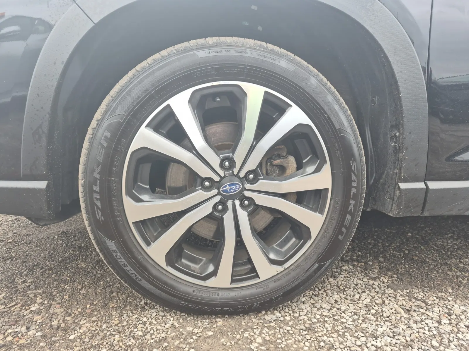 Front driver wheel/tire photo