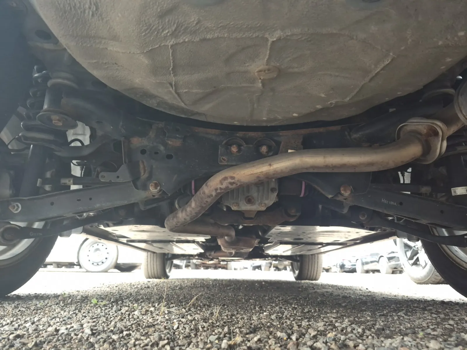 Undercarriage - Rear Photo