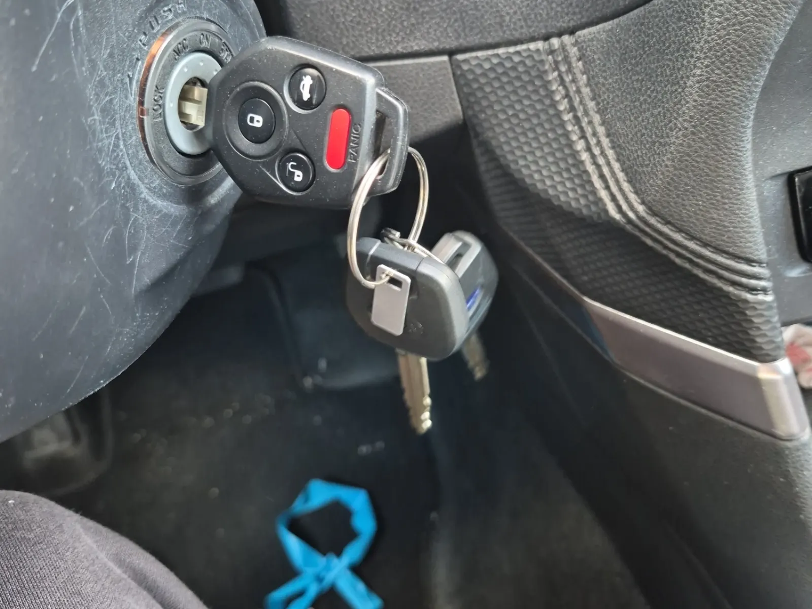 Keys/Fobs/Manual Photo