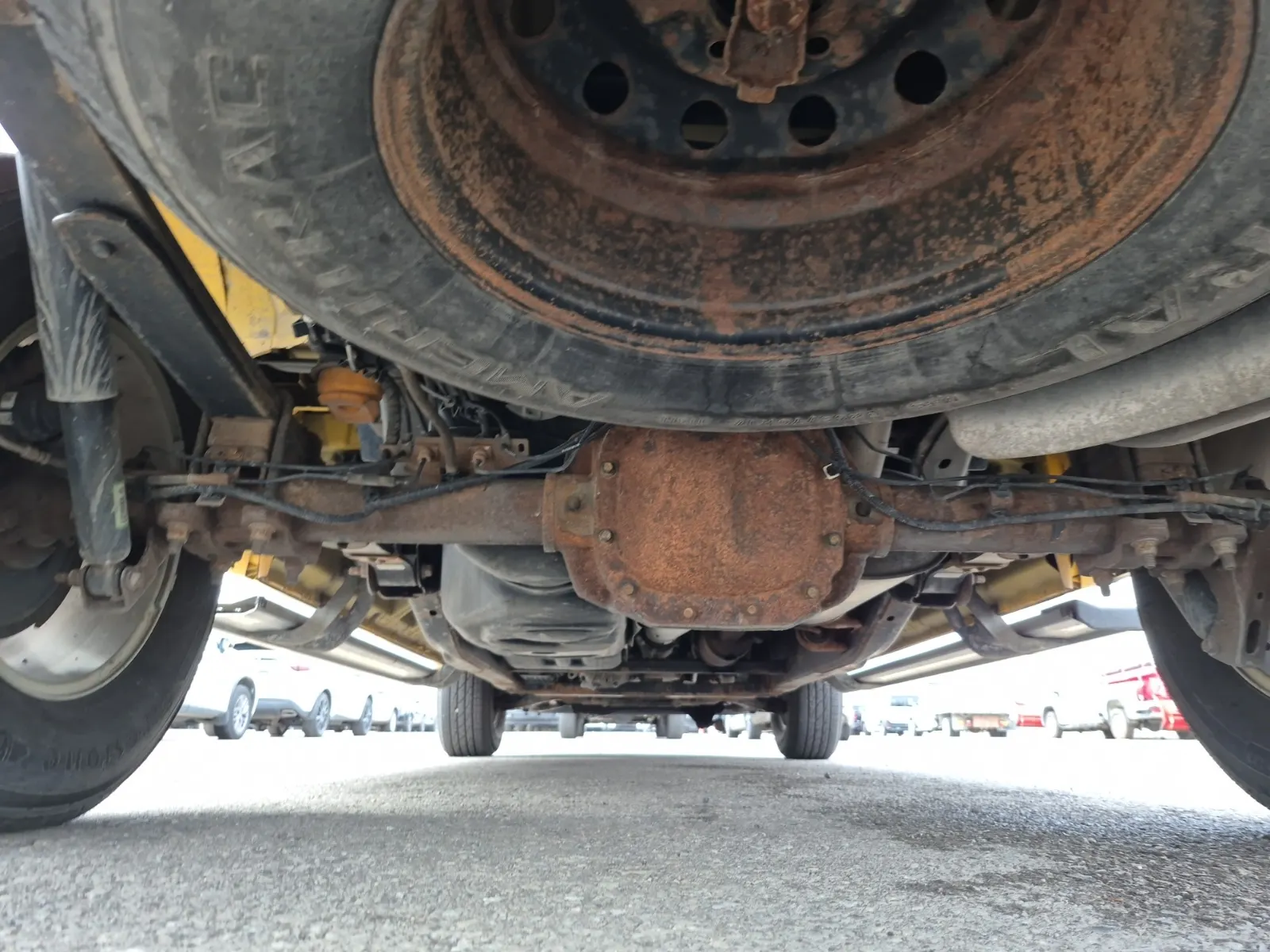 Undercarriage - Rear Photo
