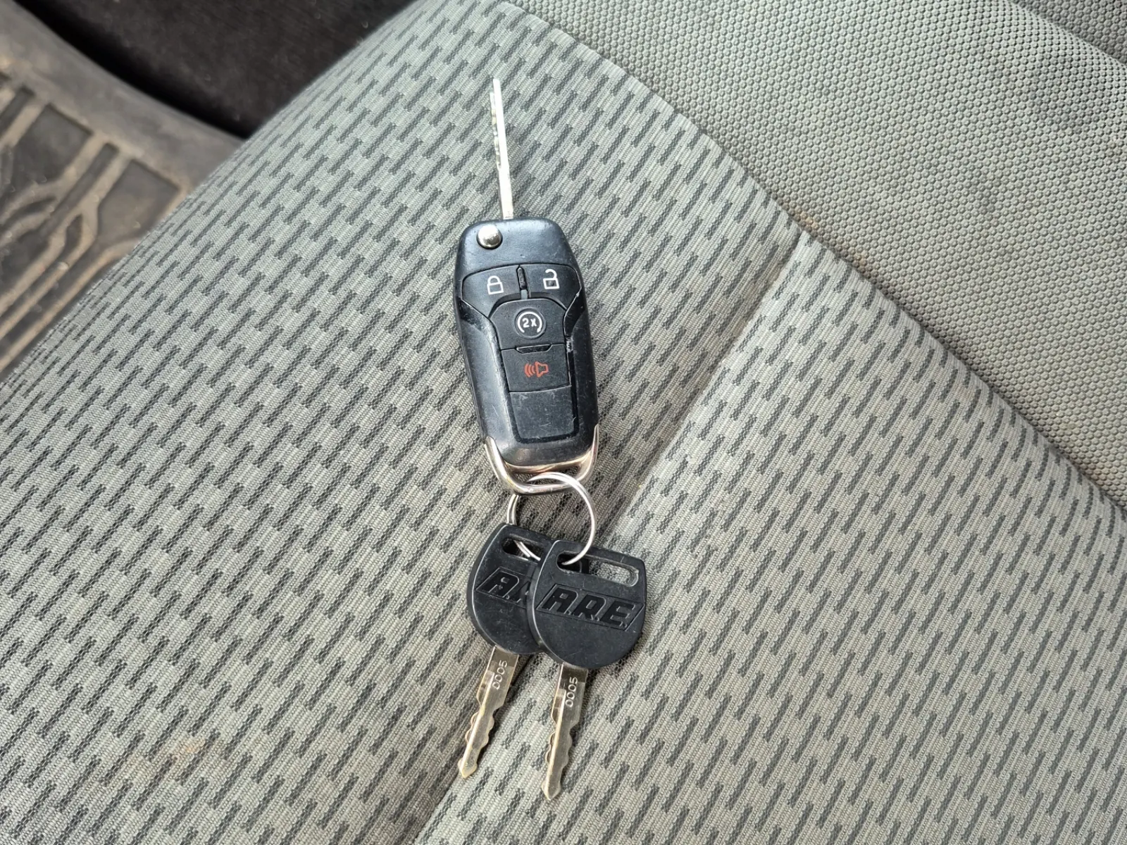 Keys/Fobs/Manual Photo