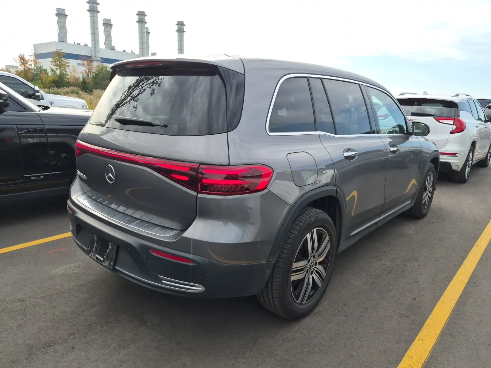 Passenger Rear 3/4 Photo
