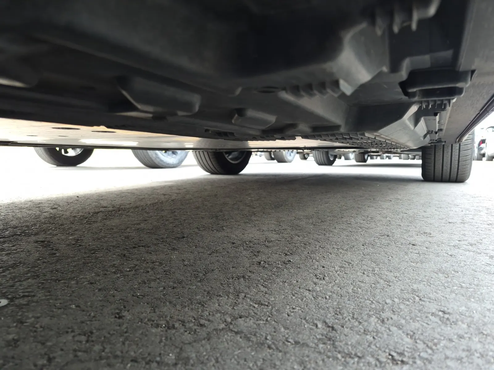 Undercarriage - Passenger Photo