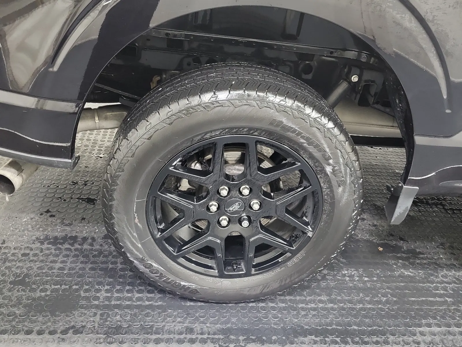 Right Rear Wheel/Tire Photo