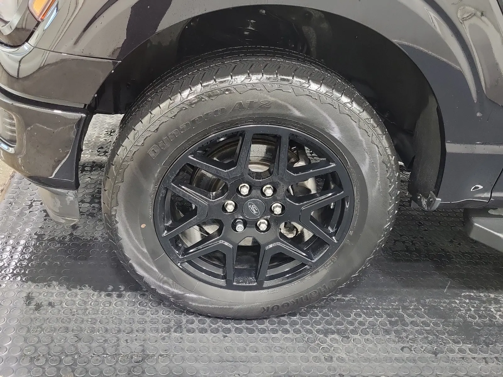 Front driver wheel/tire photo