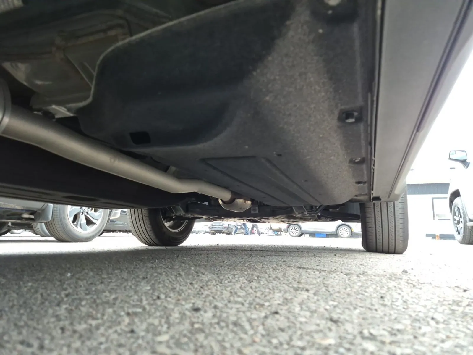 Undercarriage - Passenger Photo