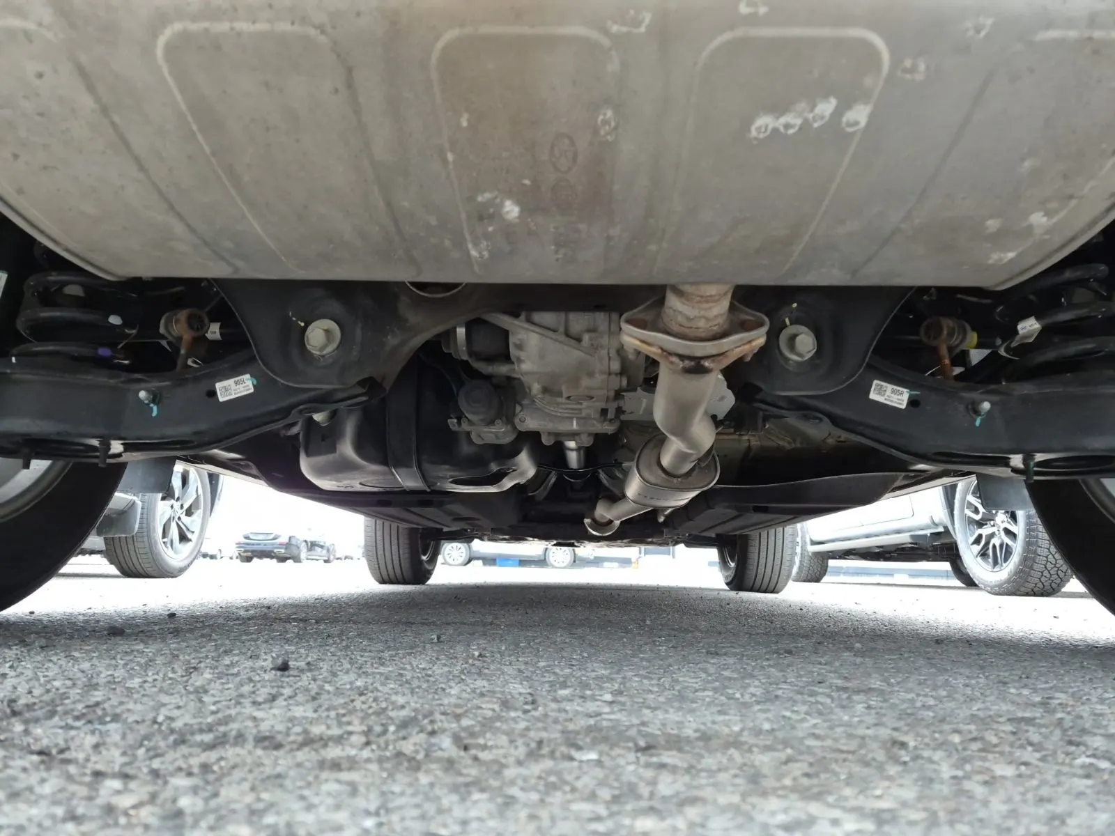 Undercarriage - Rear Photo