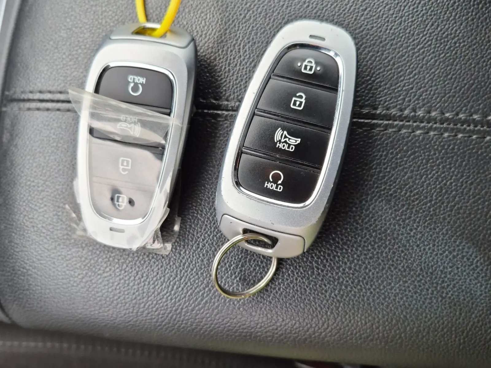 Keys/Fobs/Manual Photo