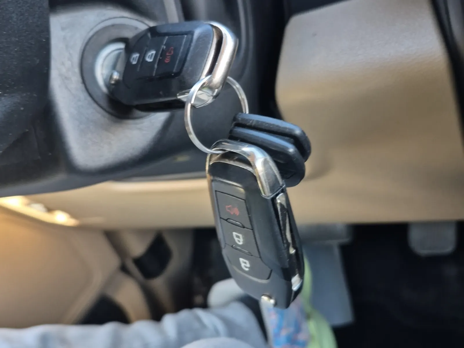 Keys/Fobs/Manual Photo