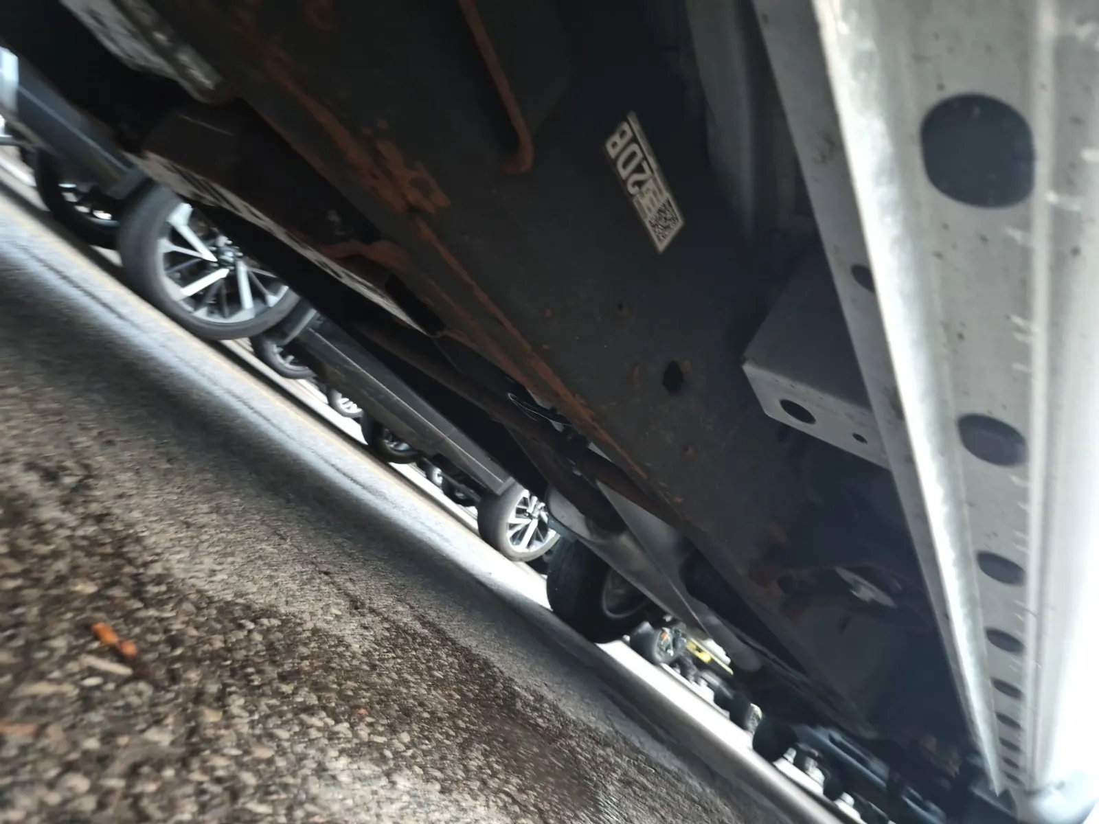 Undercarriage - Driver Photo