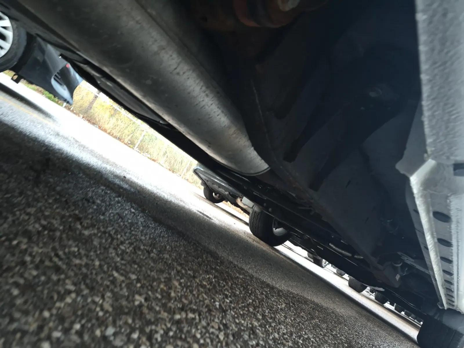 Undercarriage - Passenger Photo