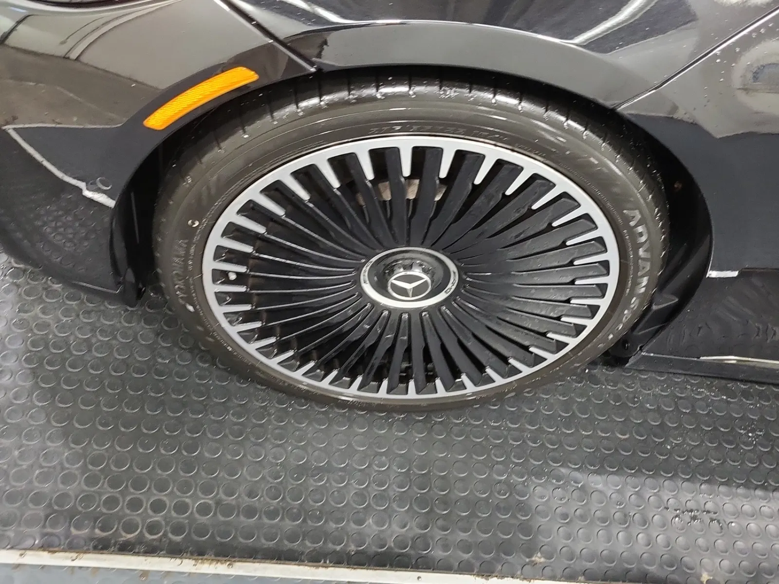 Front driver wheel/tire photo