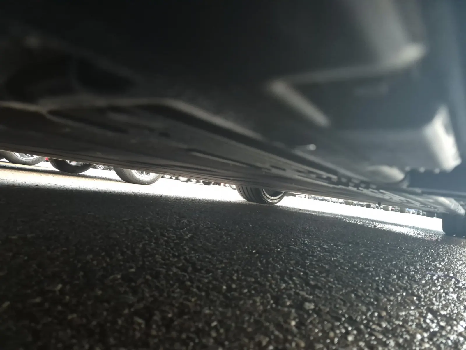 Undercarriage - Passenger Photo