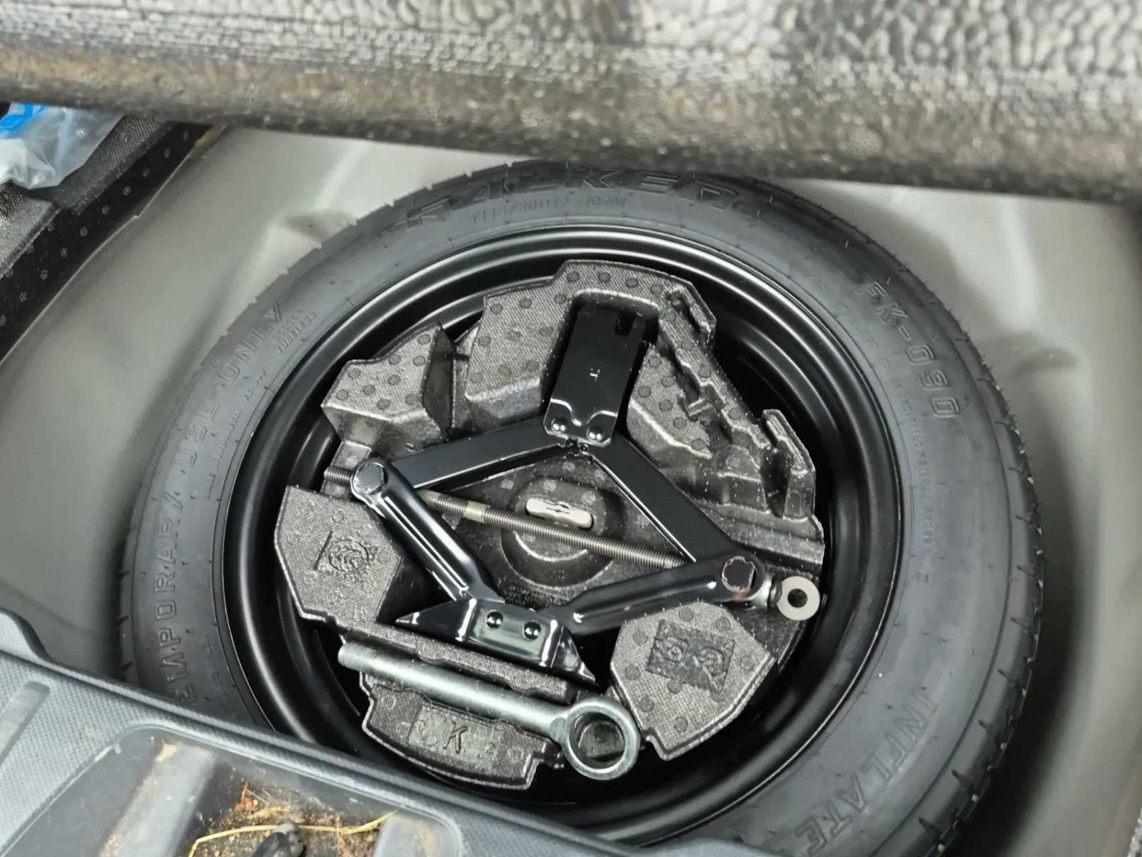 Spare Tire & Wheel Photo