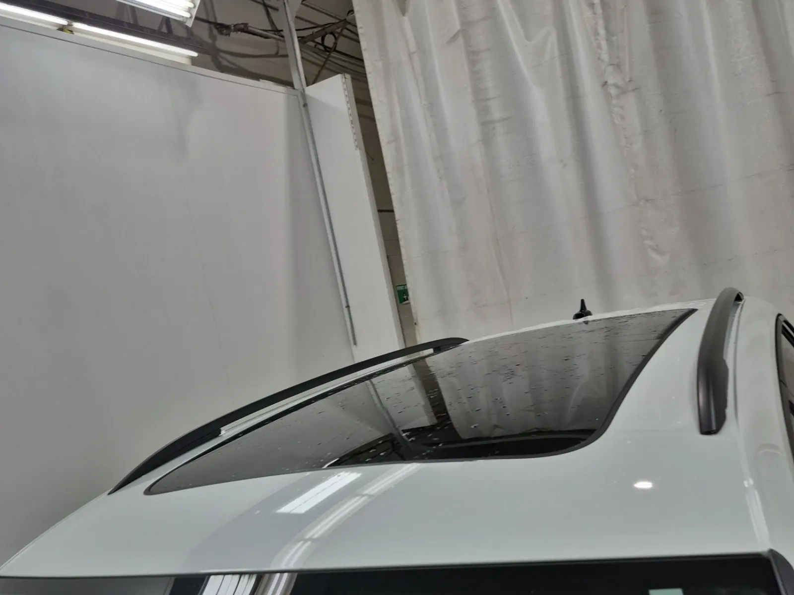 Exterior Roof Photo