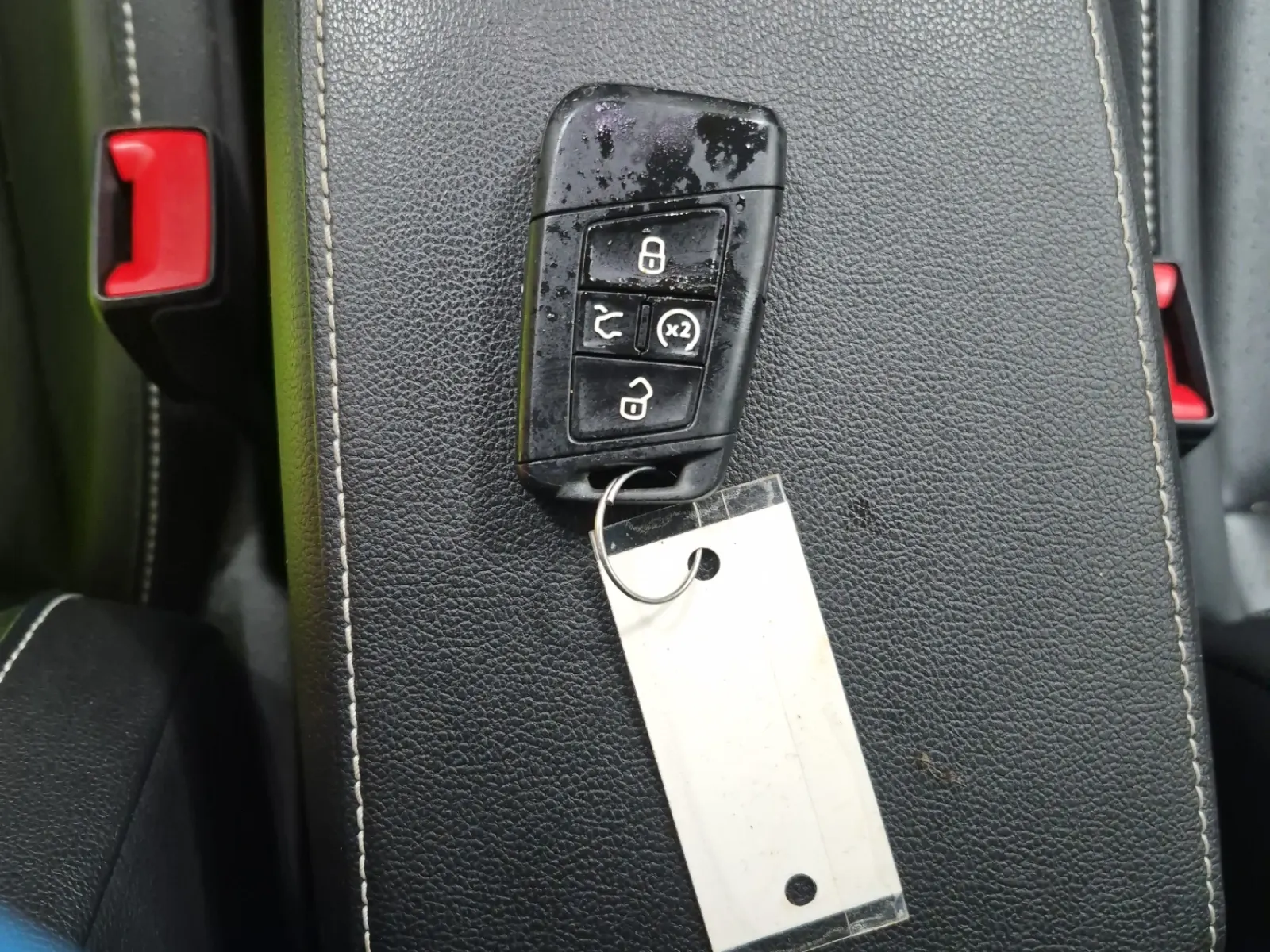 Keys/Fobs/Manual Photo